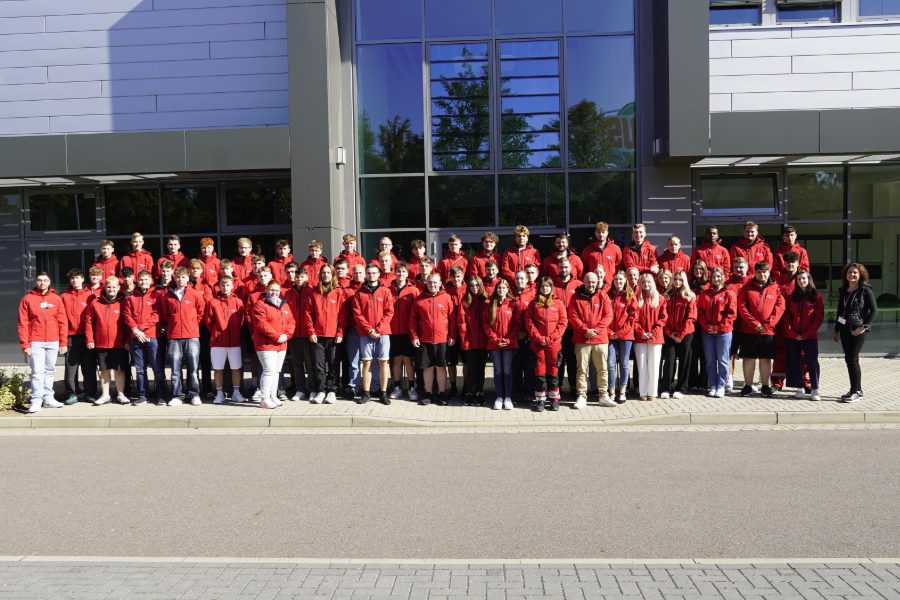68 junge Talente starten heute ihre Ausbildung oder ihr duales Studium bei den Stadtwerken Halle.
