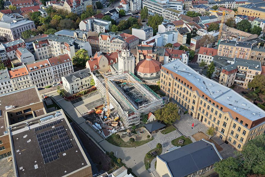 Blick auf die Baustelle der Männerhalle.