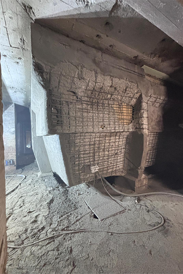 So sieht das Männer-Becken von unten aus. 