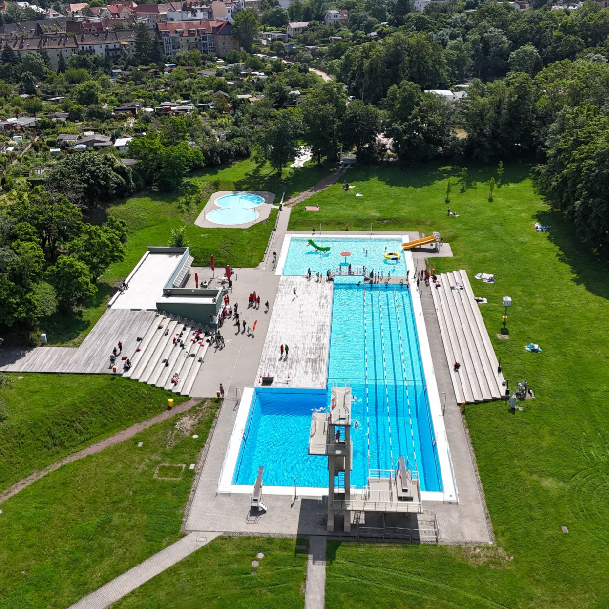 Das Bild zeigt das Nordbad von oben